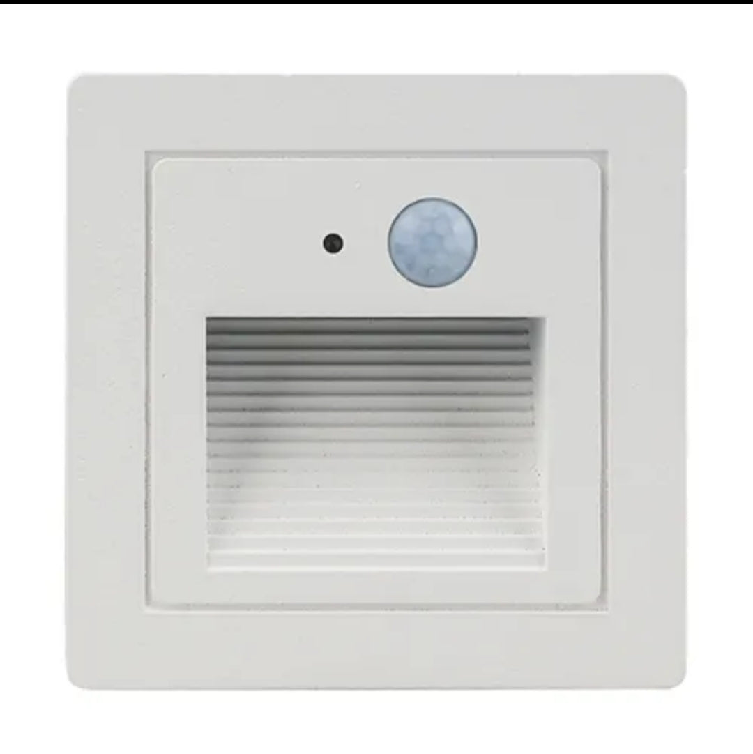 LUZ GUIA 3W CON SENSOR DE MOVIMIENTO IP45 BLANCA