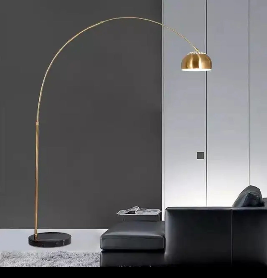 LAMPARA ARCO ORVI DORADO